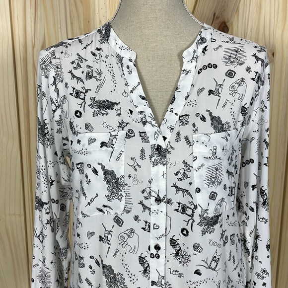 RW&CO Blouse Top White with black love motif print Size M - Picture 3 of 16